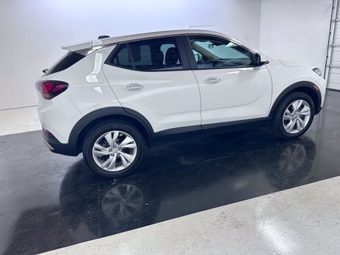 Used 2024 Buick Encore GX Preferred AWD/4WD image 15