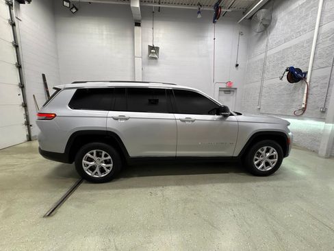 Used 2021 Jeep Grand Cherokee L Limited AWD/4WD image 3