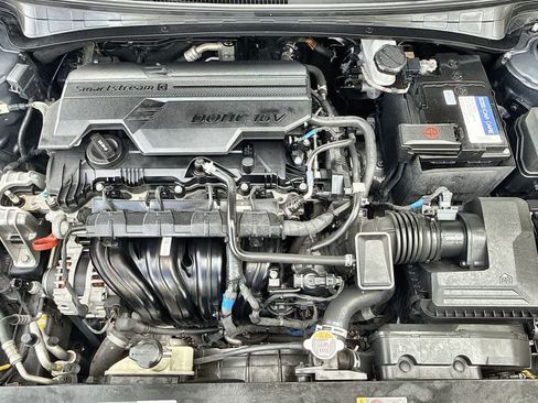 Used 2023 Hyundai Elantra SE FWD image 12