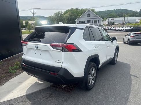 Used 2024 Toyota RAV4 LE AWD/4WD image 8