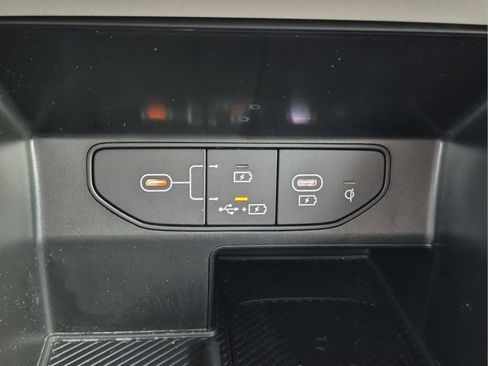 Certified 2025 Kia Sorento S FWD image 27