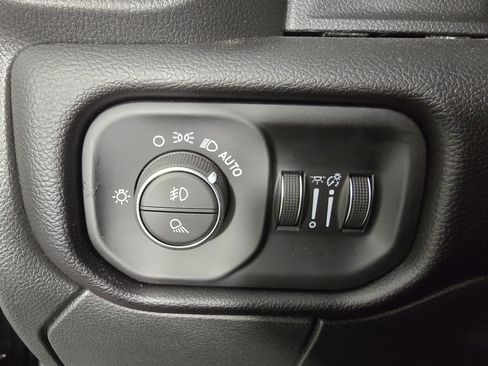 Used 2025 RAM 3500 Laramie AWD/4WD image 25