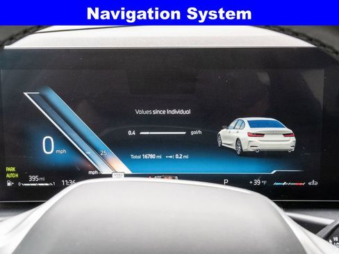 Used 2025 BMW 330i Sedan image 4