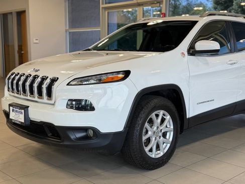 Used 2015 Jeep Cherokee Latitude w/ Comfort/Convenience Group AWD/4WD image 3