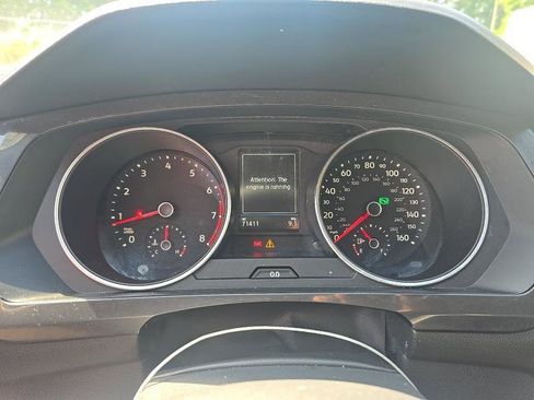 Used 2018 Volkswagen Tiguan S w/ Front Fog Lights Package FWD image 9