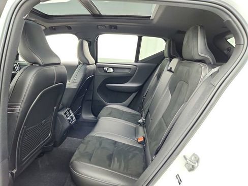 Used 2021 Volvo XC40 T5 R-Design w/ Protection Package Premier image 25