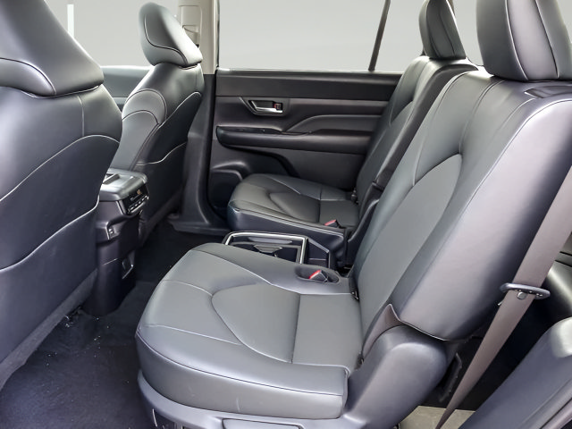 Certified 2025 Toyota Grand Highlander AWD image 12