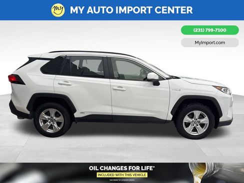 Used 2020 Toyota RAV4 XLE image 8