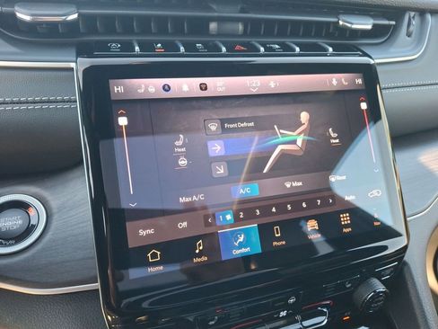 New 2025 Jeep Grand Cherokee Limited w/ Black Appearance Package image 16