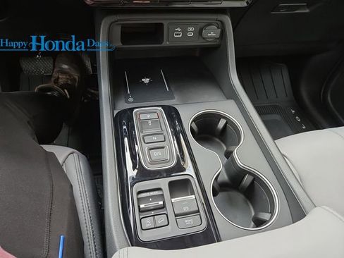 New 2025 Honda Pilot Touring image 29