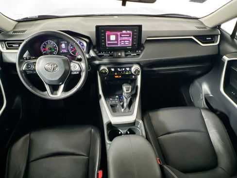 Used 2021 Toyota RAV4 XLE Premium image 29