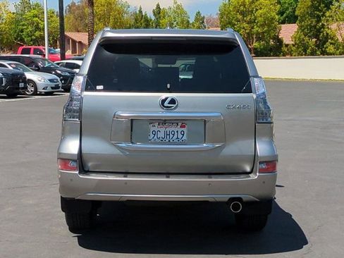 Used 2022 Lexus GX 460 Premium w/ Premium Package AWD/4WD image 6