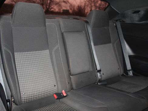 Used 2019 Dodge Challenger SXT image 19