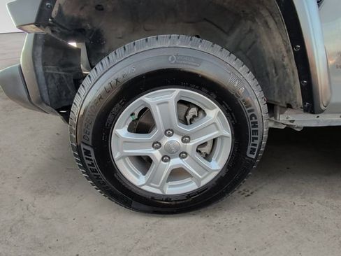 Used 2021 Jeep Wrangler Sport S image 14