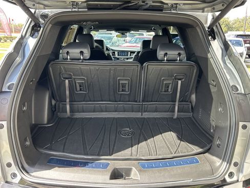 Certified 2023 Buick Enclave Essence image 11