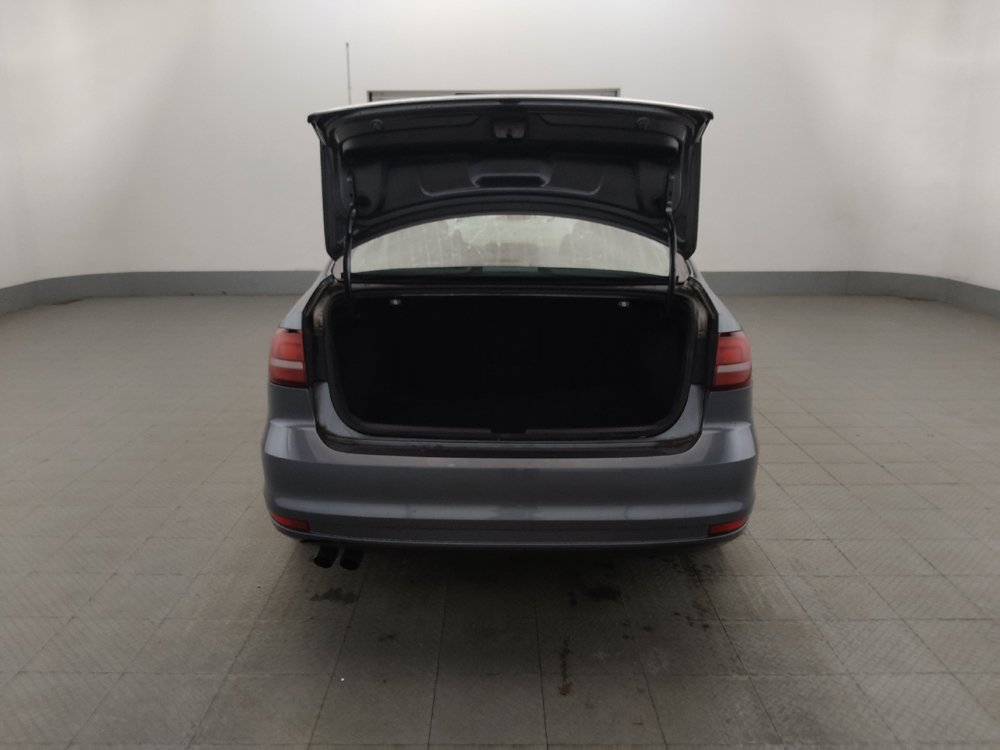 Used 2017 Volkswagen Jetta SEL FWD image 29