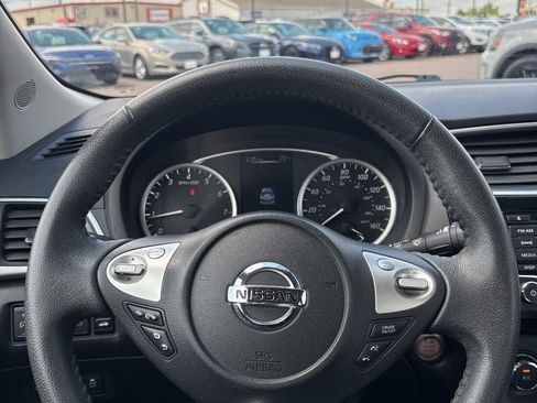 Used 2017 Nissan Sentra SV FWD image 11