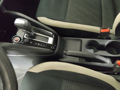 Used 2021 Nissan Versa SV FWD image 26