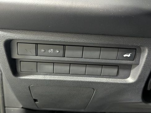 Used 2024 Mitsubishi Outlander SE FWD image 16