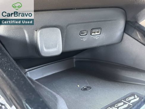 Certified 2025 Chevrolet Trax LT w/ Sunroof Package FWD image 27