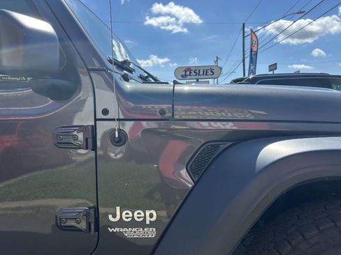 Used 2018 Jeep Wrangler Unlimited Sport S image 21