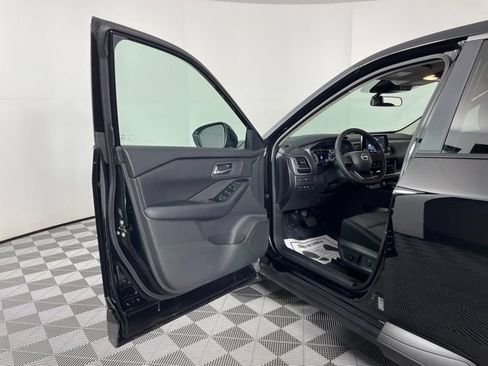 Certified 2026 Nissan Rogue SV FWD image 17