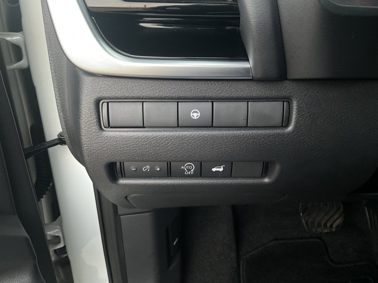 Used 2023 Nissan Rogue SL w/ SL Premium Package FWD image 23