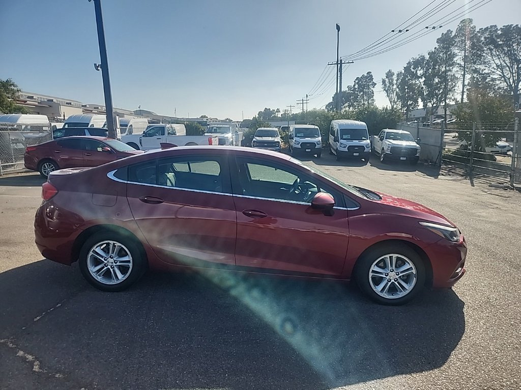 Used 2018 Chevrolet Cruze LT w/ Convenience Package FWD image 16