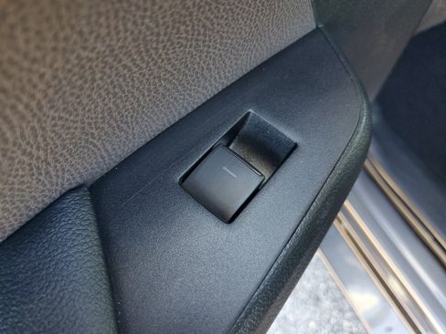 Used 2022 Toyota Prius LE image 13