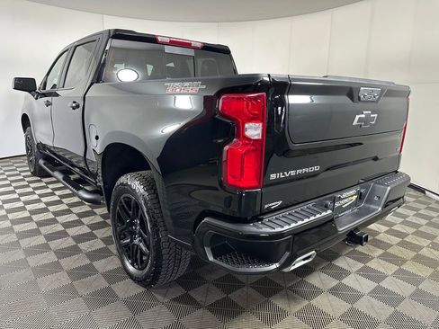 Used 2025 Chevrolet Silverado 1500 LT Trail Boss w/ Convenience Package II AWD/4WD image 3