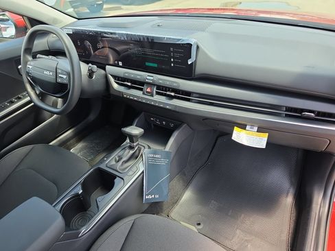 New 2026 Kia K4 FWD image 11