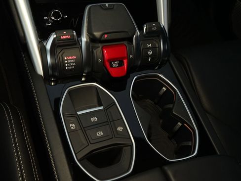 Used 2019 Lamborghini Urus image 22