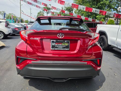 Used 2019 Toyota C-HR LE FWD image 8