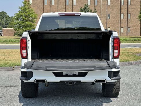 Used 2022 GMC Sierra 1500 Elevation w/ X31 Off-Road Package AWD/4WD image 11