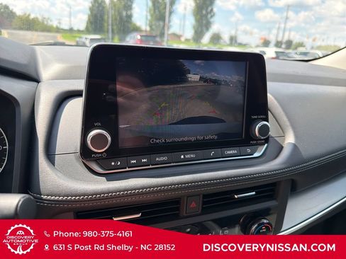 Certified 2024 Nissan Rogue SV FWD image 17