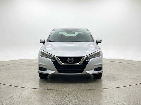 Used 2025 Nissan Versa SV image 2