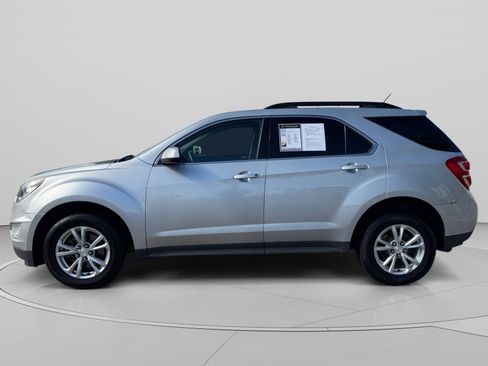 Used 2017 Chevrolet Equinox LT w/ Convenience Package AWD/4WD image 2
