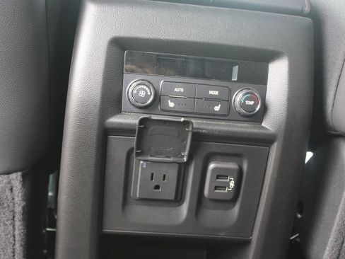 Used 2023 Chevrolet Traverse High Country AWD/4WD image 19