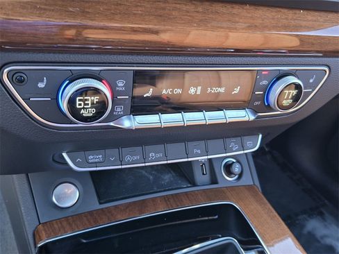 Used 2023 Audi Q5 2.0T Premium w/ Convenience Package image 20