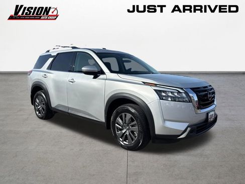 New 2025 Nissan Pathfinder SV w/ SV Premium Package image 3