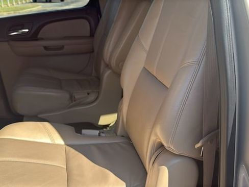 Used 2012 GMC Yukon XL SLT RWD image 25