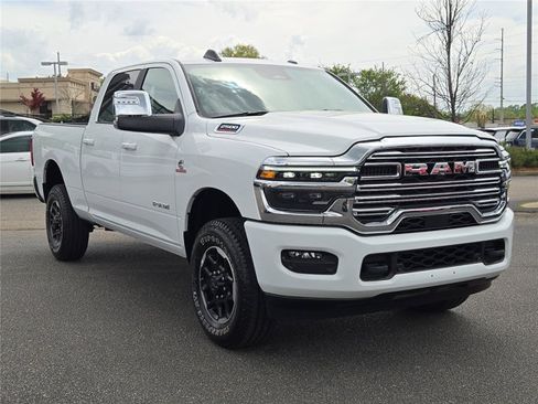 Used 2026 RAM 2500 Laramie AWD/4WD image 6