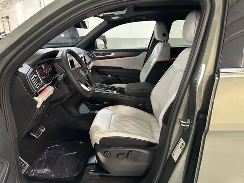 New 2026 Volkswagen Atlas Cross Sport SEL Premium R-Line AWD/4WD image 16