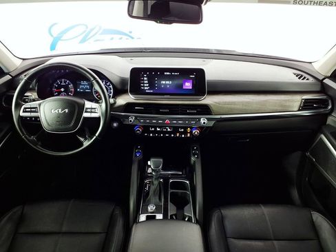Used 2022 Kia Telluride EX w/ EX Premium Package FWD image 13