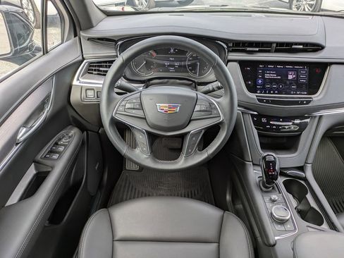 Certified 2025 Cadillac XT5 Luxury image 18