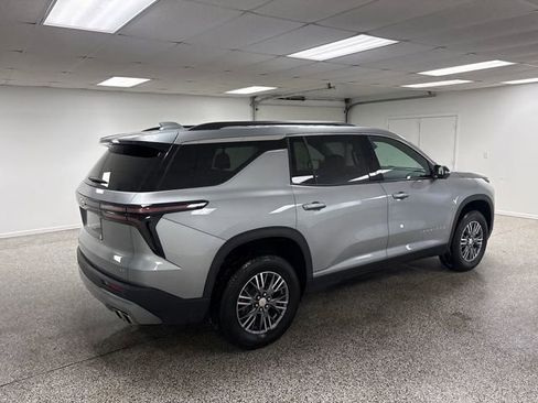 Used 2024 Chevrolet Traverse LT w/ Trailering Package image 8