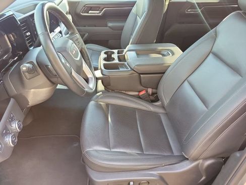 Used 2025 GMC Sierra 1500 SLT AWD/4WD image 9