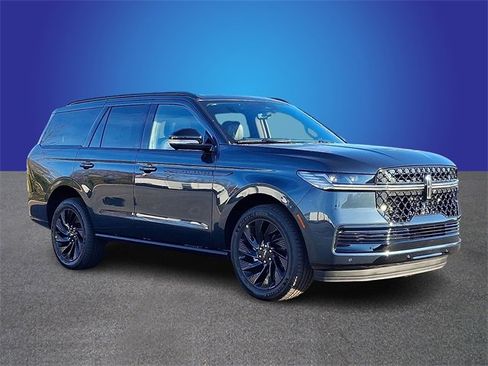 New 2025 Lincoln Navigator Reserve w/ Jet Appearance Package image 2