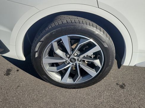 Used 2022 Audi Q5 2.0T Premium w/ Convenience Package image 43