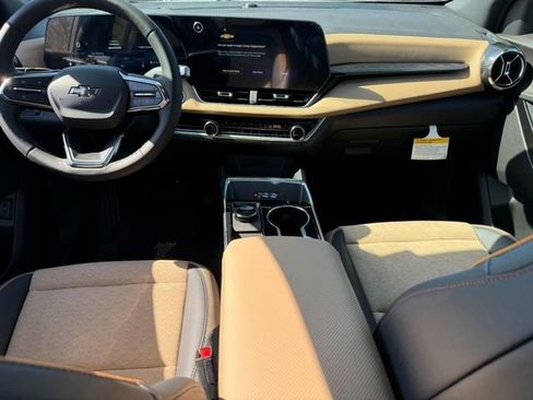 New 2026 Chevrolet Equinox ACTIV w/ Convenience Package III AWD/4WD image 7